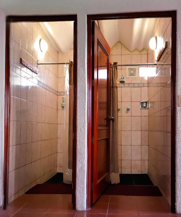 Life Builders Hostel Guatemala City Exterior photo